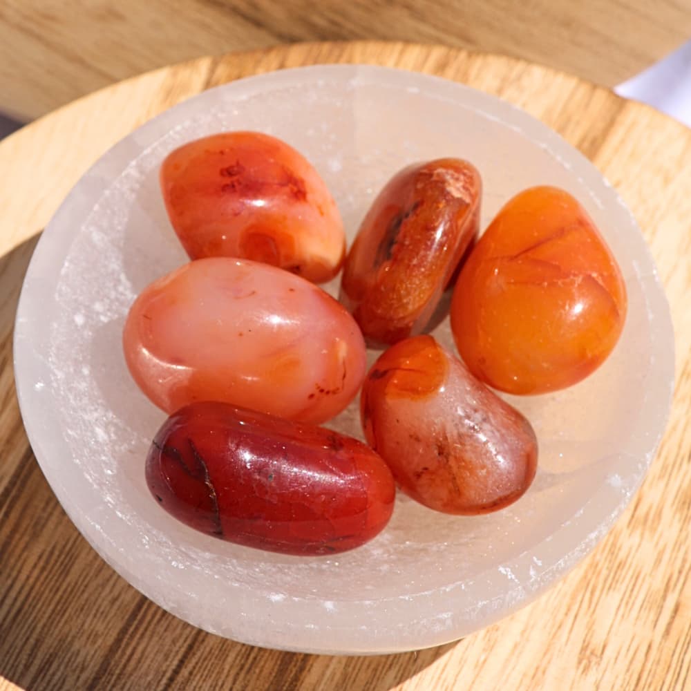 đ§Ą Pierre RoulĂ©e Cornaline â Ălan de vie & ancrage joyeux - Bijoux en pierre De la terre Ă la lune