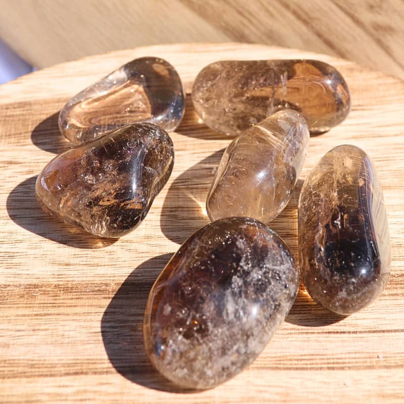 🌫️ Pierre roulée Cristal de Roche Fumé – Ancrage lumineux clarté dans l’ombre - Bijoux en pierre De la terre à la lune