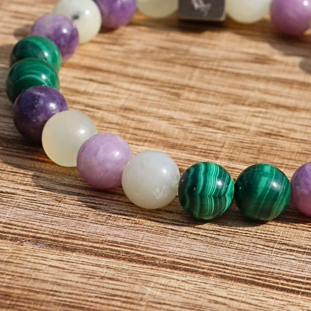 🌺 Féminité Libérée – Malachite, Lépidolite, Jade Vert