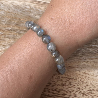 🛡 Bouclier de Lumière – Labradorite A - Bijoux en pierre De la terre à la lune