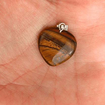 🐯 Œil de Tigre — Pendentif Cœur 20 mm : Protection, Force &amp; Confiance - Bijoux en pierre De la terre à la lune