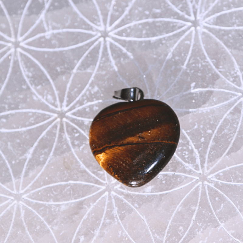 🐯 Œil de Tigre — Pendentif Cœur 20 mm : Protection, Force &amp; Confiance - Bijoux en pierre De la terre à la lune