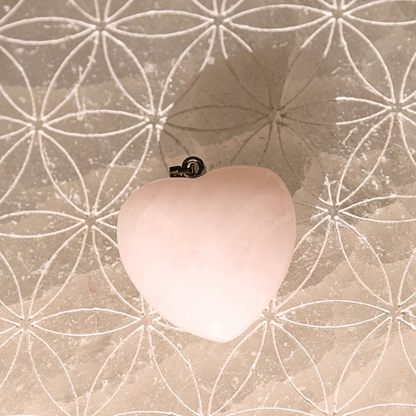 💗 Quartz Rose — Pendentif Cœur 30 mm : Amour, Douceur &amp; Guérison Émotionnelle - Bijoux en pierre De la terre à la lune
