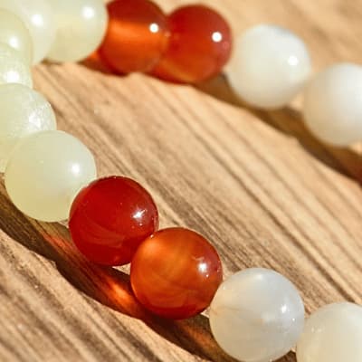 🌱 Terre de Fécondité – Pierre de Lune, Cornaline, Jade Vert - Bijoux en pierre De la terre à la lune